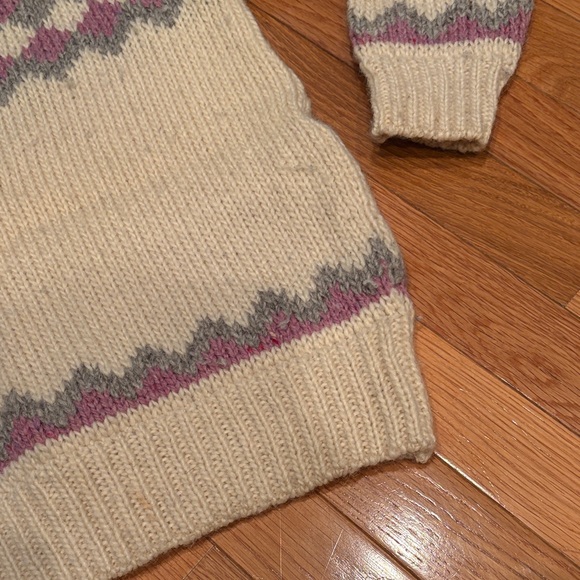 Vintage Gaeltarra Irish Cream, Grey, and Lavender Patterned Wool Sweater - Picture 5 of 9